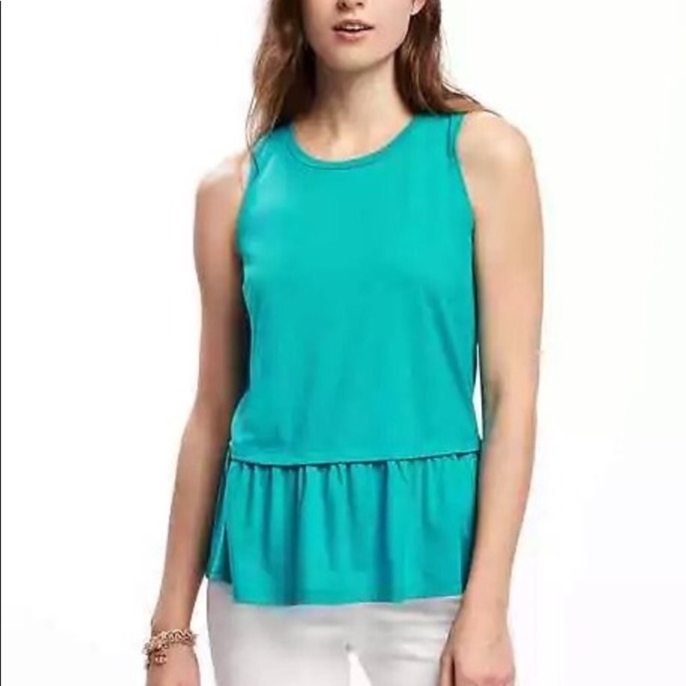 Old Navy Tank w/ bottom ruffles Size: S